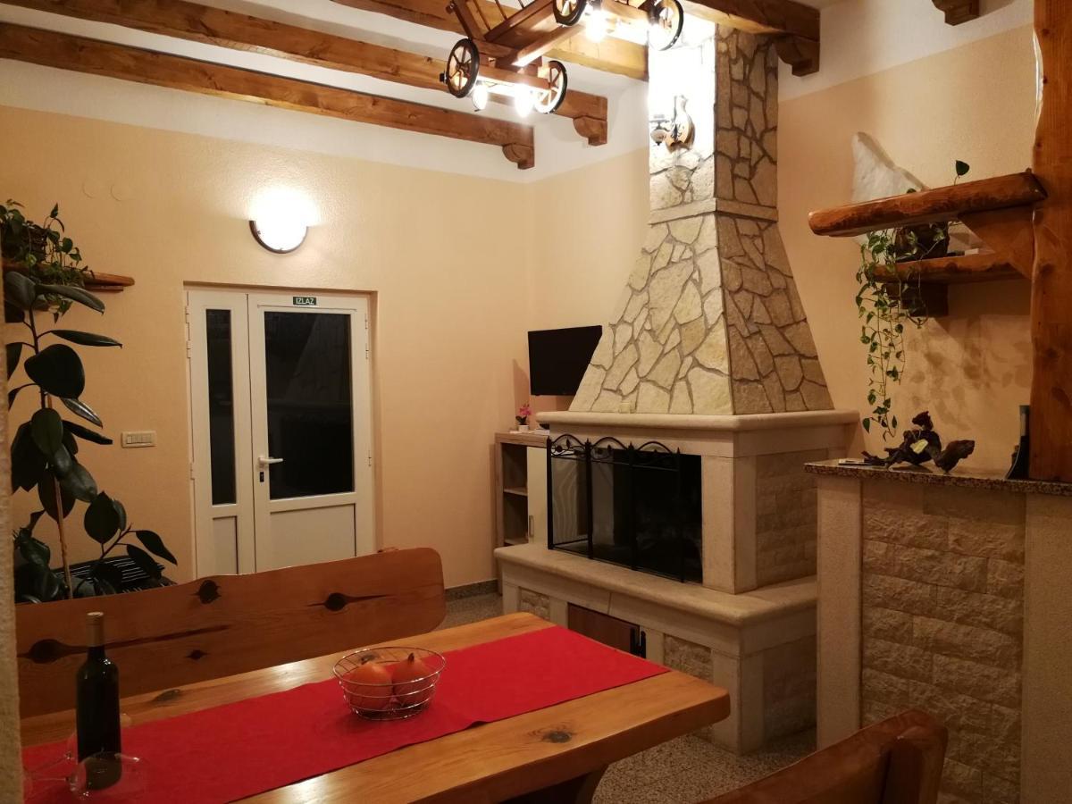 Apartman Fachin モトヴン エクステリア 写真